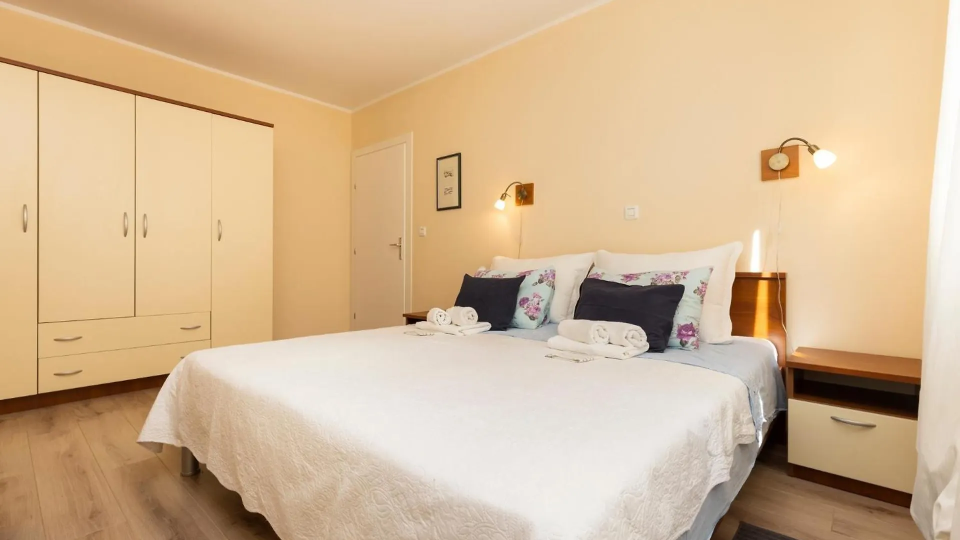 Seaside Apartments With A Swimming Pool Losinj, Losinj - 22580 Mali Losinj