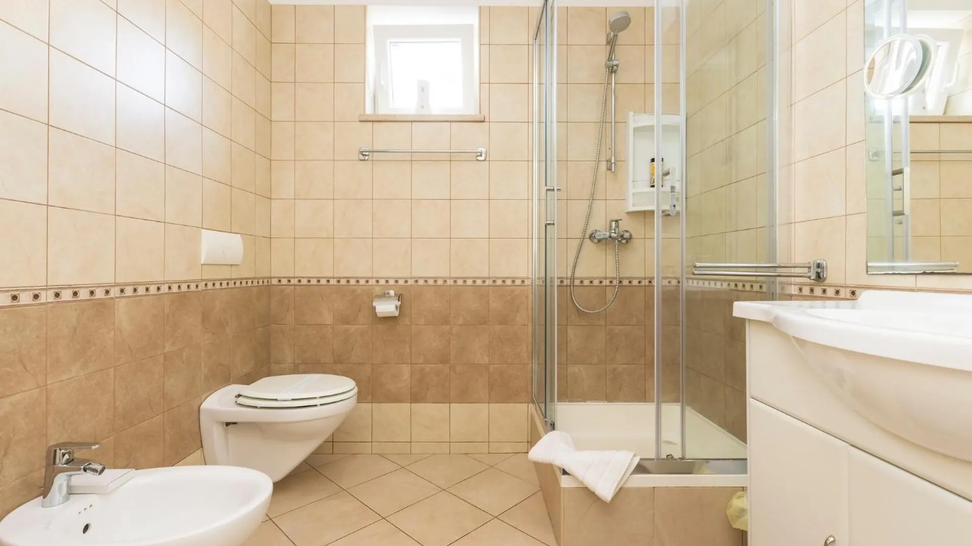 Seaside Apartments With A Swimming Pool Losinj, Losinj - 22580 Mali Losinj