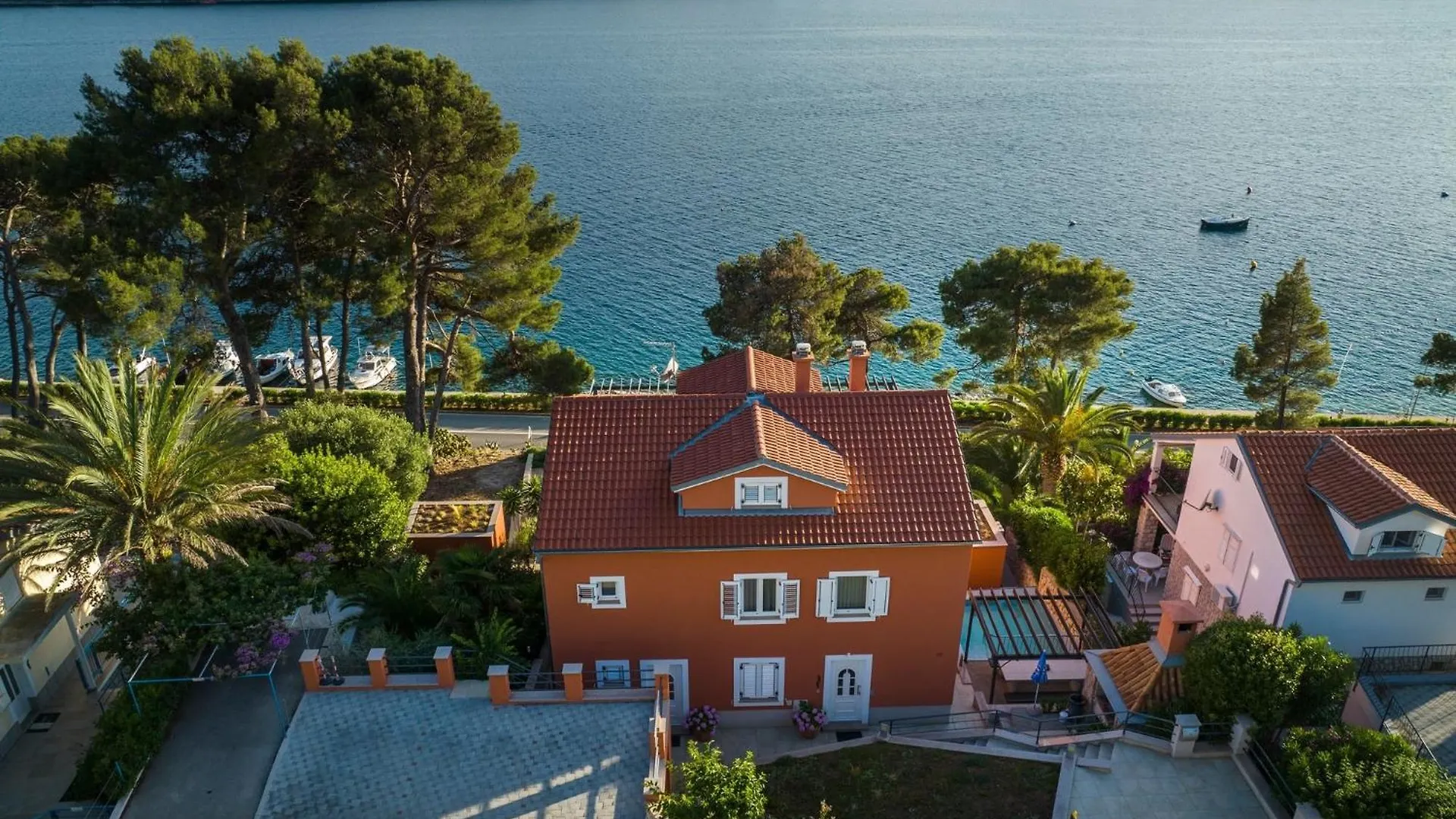 Seaside Apartments With A Swimming Pool Losinj, Losinj - 22580 Mali Losinj