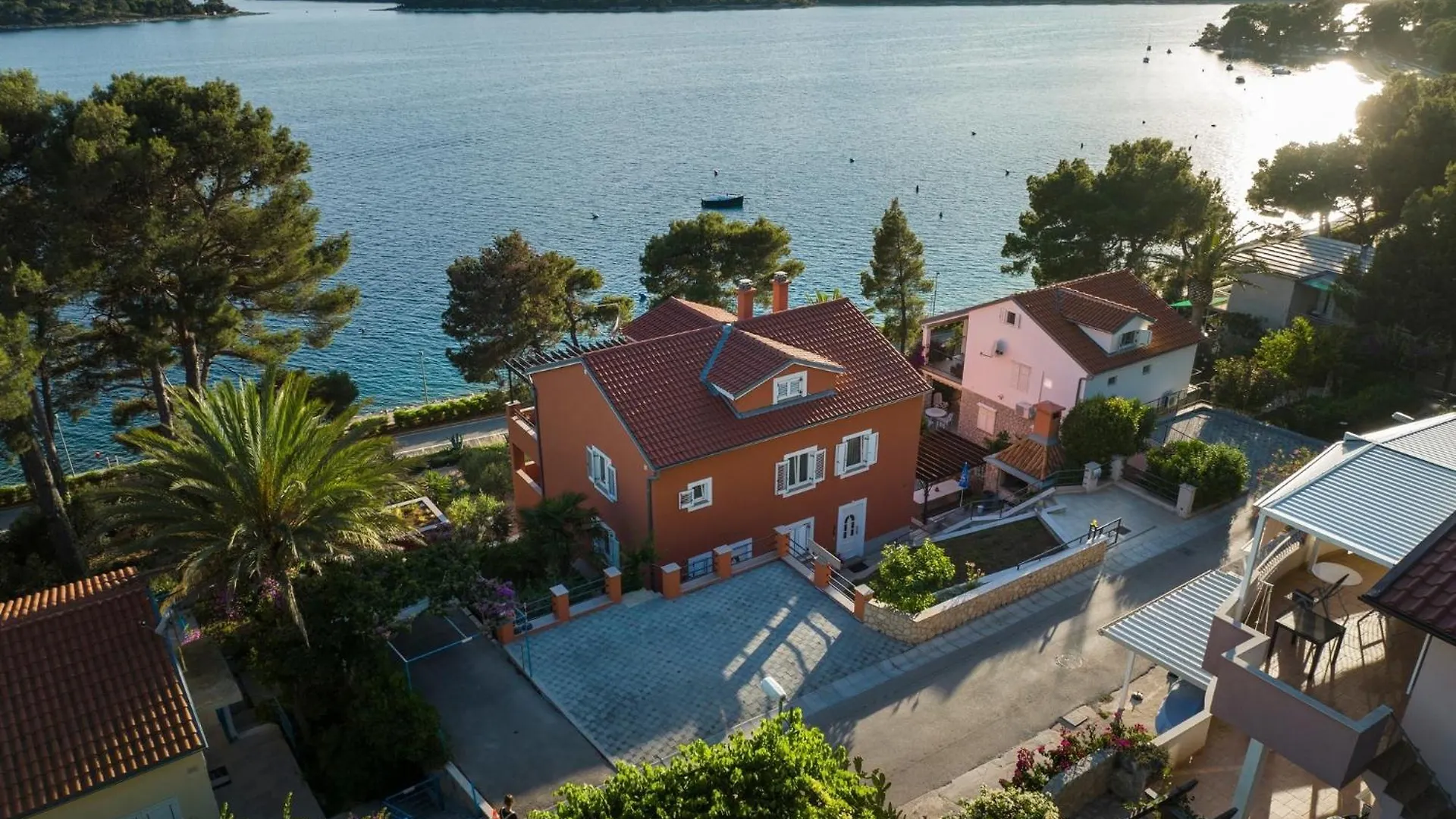 Seaside Apartments With A Swimming Pool Losinj, Losinj - 22580 Mali Losinj
